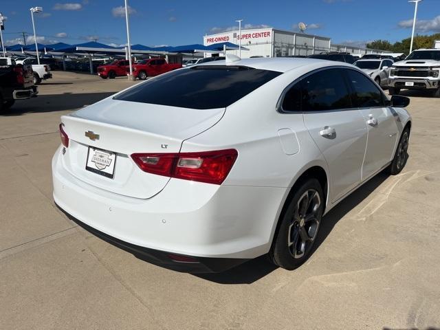 new 2025 Chevrolet Malibu car