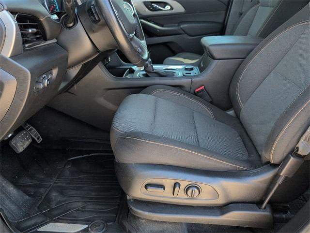 used 2021 Chevrolet Traverse car, priced at $25,597