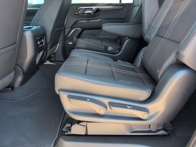 new 2025 Chevrolet Suburban car, priced at $78,315