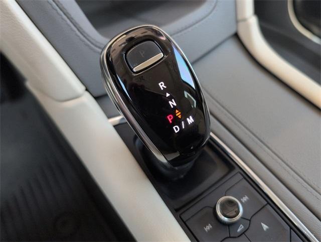 used 2022 Cadillac XT5 car, priced at $33,997