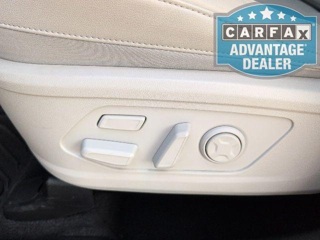 used 2023 Kia Sorento car, priced at $31,867