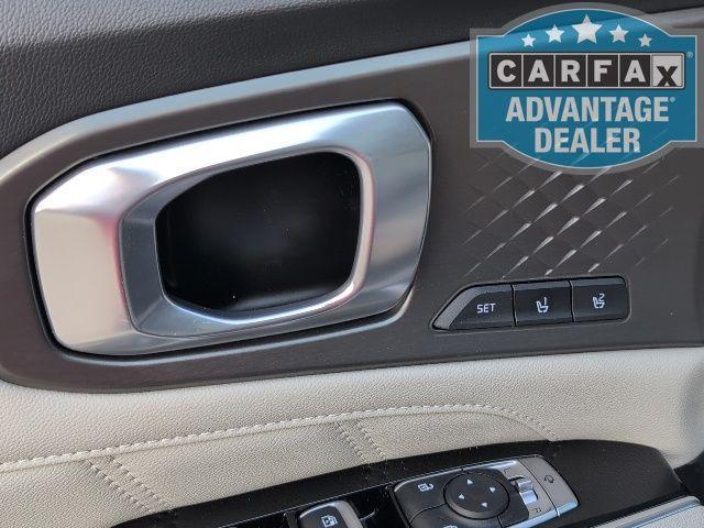 used 2023 Kia Sorento car, priced at $31,867