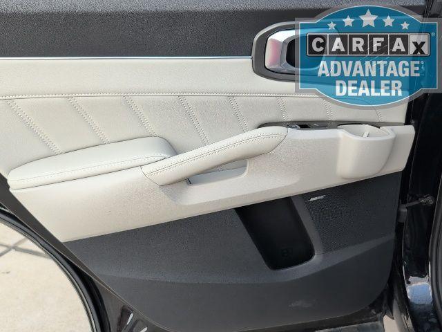 used 2023 Kia Sorento car, priced at $31,867