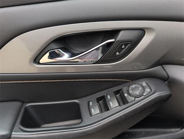 used 2021 Chevrolet Traverse car, priced at $23,597