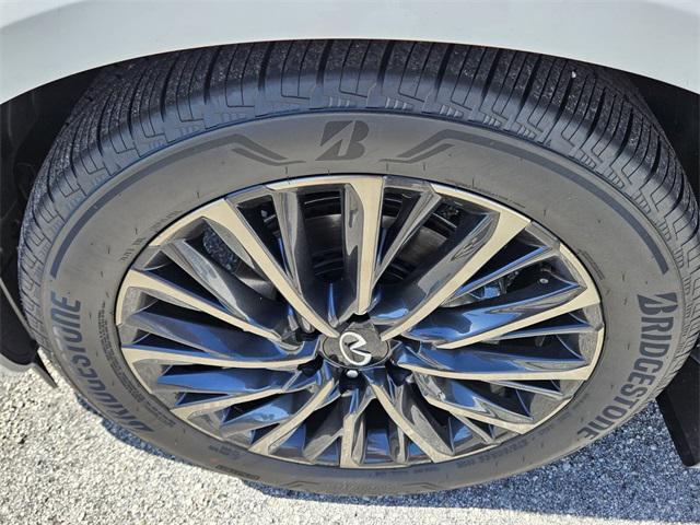 new 2025 INFINITI QX80 car, priced at $105,606