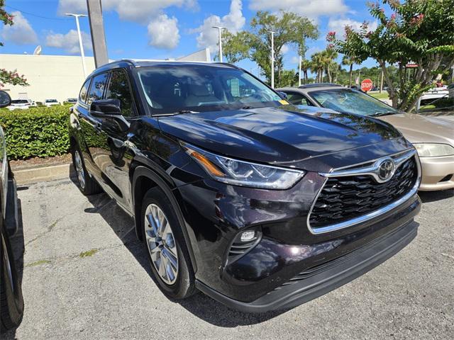 used 2020 Toyota Highlander car, priced at $34,559