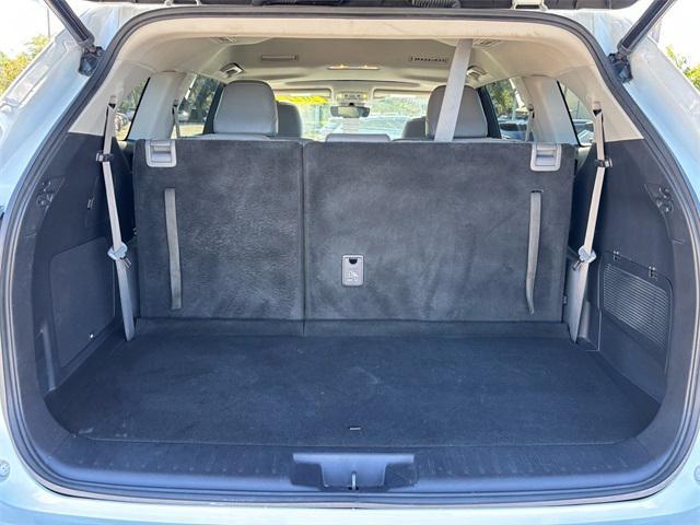 used 2022 Toyota Highlander car, priced at $32,391