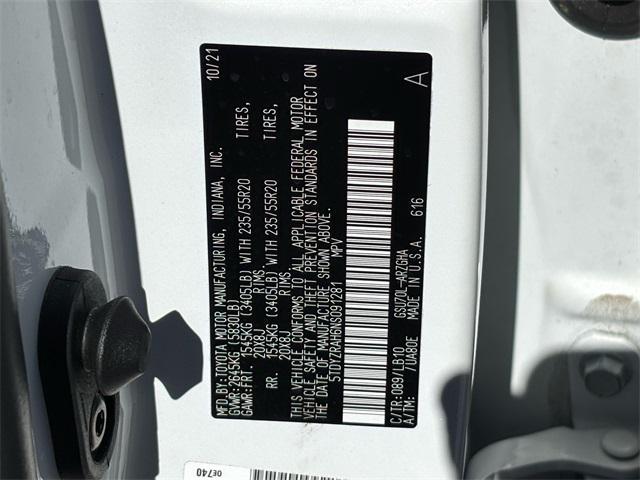 used 2022 Toyota Highlander car, priced at $32,391