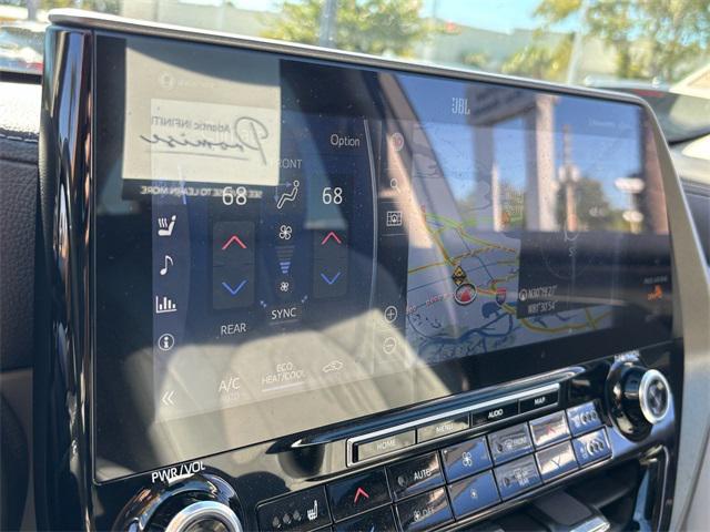 used 2022 Toyota Highlander car, priced at $32,391