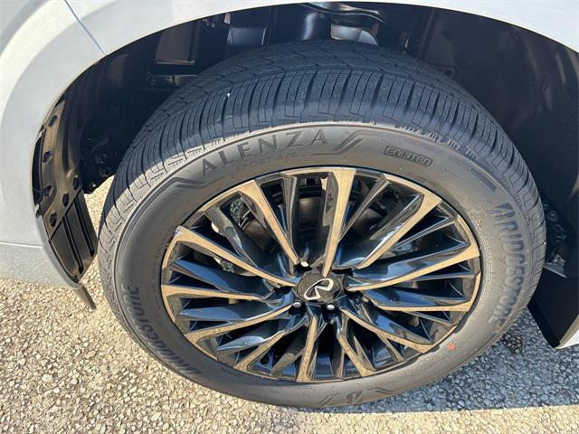 new 2026 INFINITI QX80 car, priced at $109,920