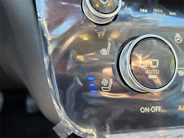 new 2025 INFINITI QX60 car, priced at $58,006