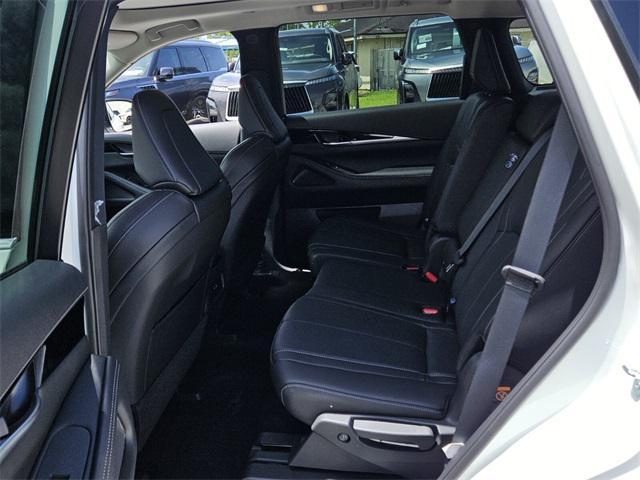 new 2025 INFINITI QX60 car, priced at $45,571