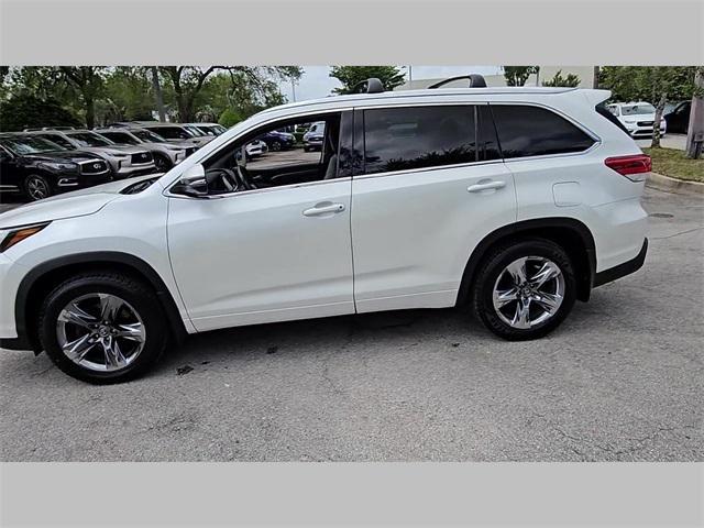 used 2019 Toyota Highlander car, priced at $27,900