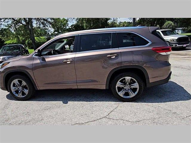 used 2019 Toyota Highlander car, priced at $25,604