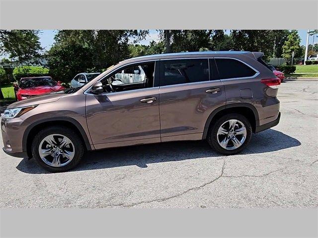 used 2019 Toyota Highlander car, priced at $25,604