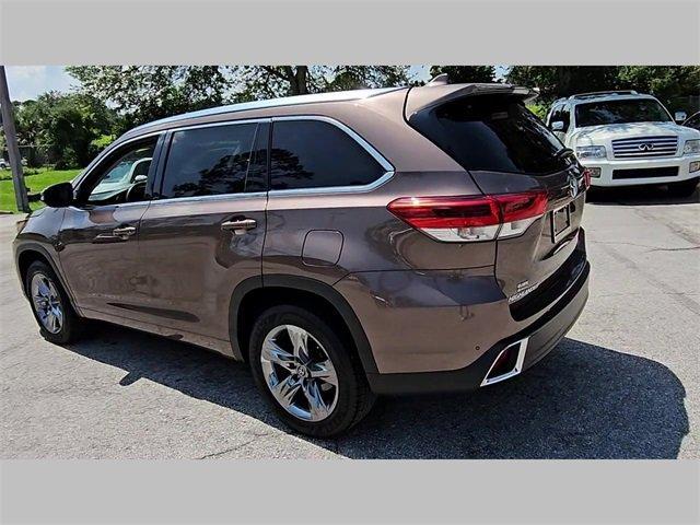 used 2019 Toyota Highlander car, priced at $25,604