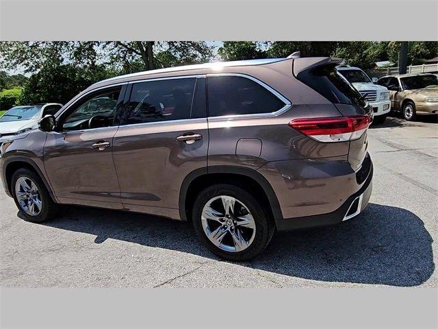 used 2019 Toyota Highlander car, priced at $25,604