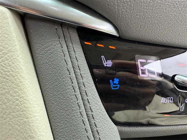 used 2020 Cadillac XT5 car, priced at $18,994