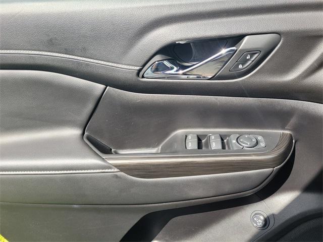 used 2023 GMC Acadia car, priced at $26,979