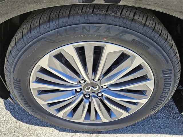 new 2025 INFINITI QX80 car, priced at $90,332