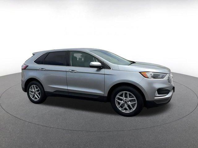 used 2024 Ford Edge car, priced at $22,978
