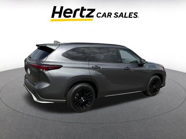 used 2024 Toyota Highlander car, priced at $40,456