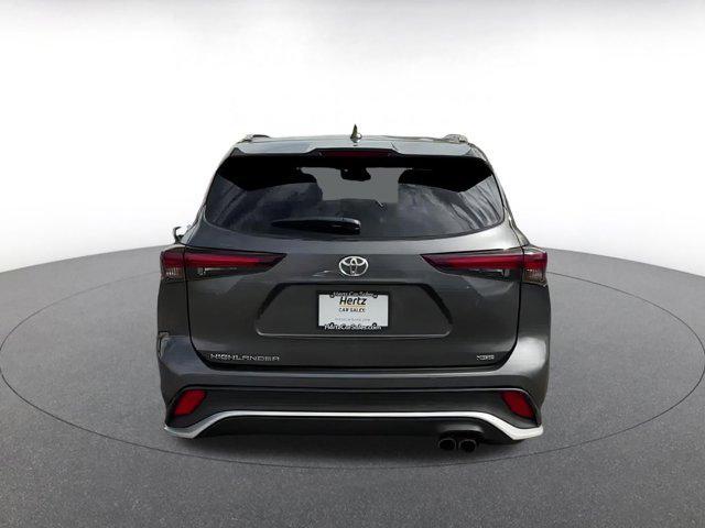 used 2024 Toyota Highlander car, priced at $40,069