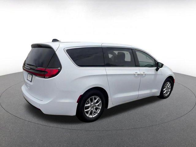 used 2024 Chrysler Pacifica car, priced at $32,536