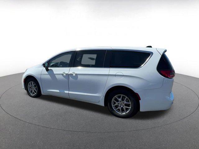 used 2024 Chrysler Pacifica car, priced at $31,331