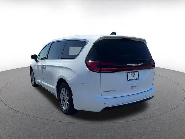 used 2024 Chrysler Pacifica car, priced at $31,331