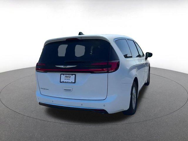 used 2024 Chrysler Pacifica car, priced at $31,331