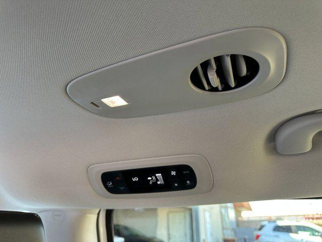 used 2024 Chrysler Pacifica car, priced at $31,331