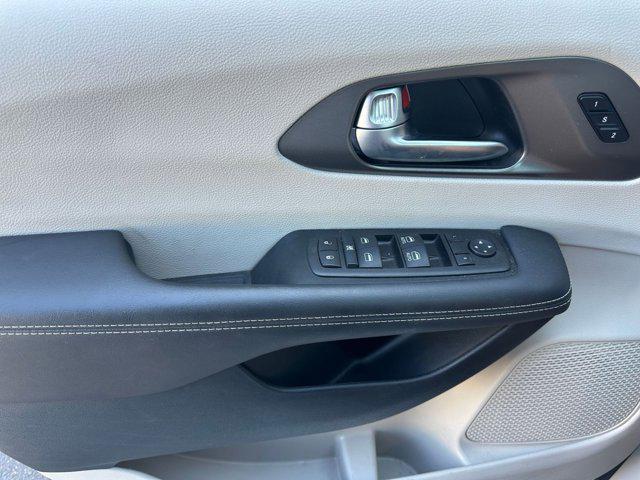 used 2024 Chrysler Pacifica car, priced at $31,331