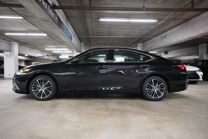 new 2025 Lexus ES 300h car, priced at $48,170