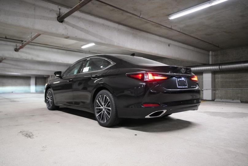 new 2025 Lexus ES 350 car, priced at $49,255