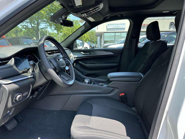 new 2025 Jeep Grand Cherokee L car