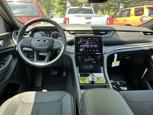 new 2025 Jeep Grand Cherokee car