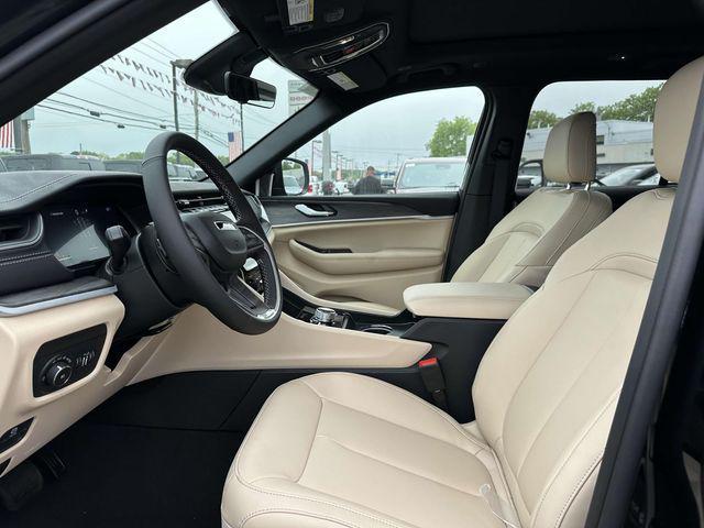 new 2025 Jeep Grand Cherokee car