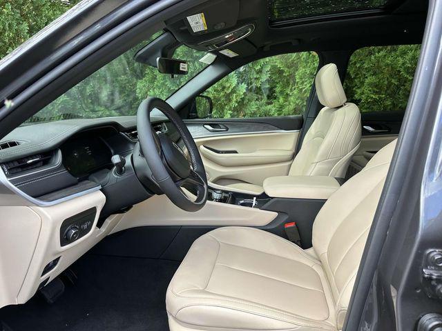 new 2025 Jeep Grand Cherokee L car