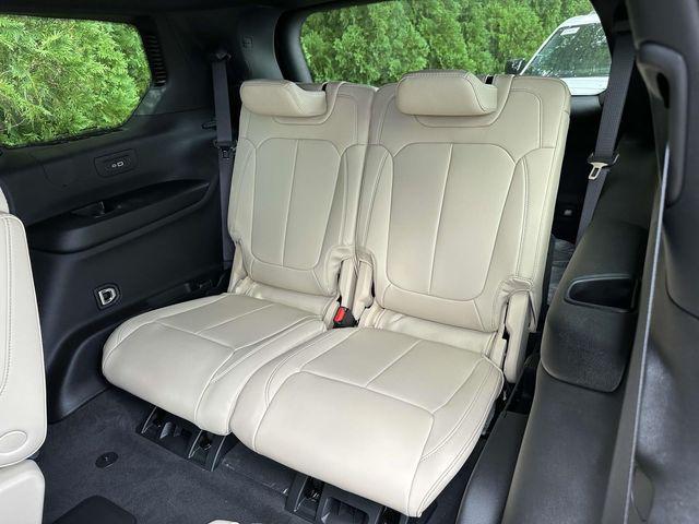 new 2025 Jeep Grand Cherokee L car