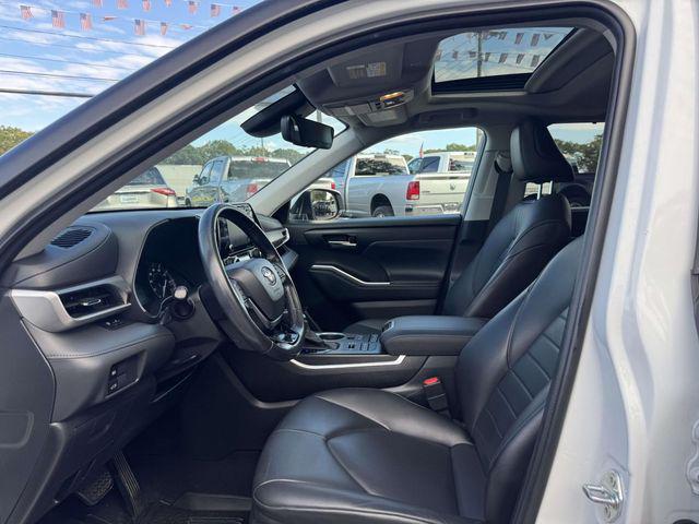 used 2021 Toyota Highlander car, priced at $30,794