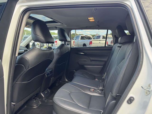 used 2021 Toyota Highlander car, priced at $30,794