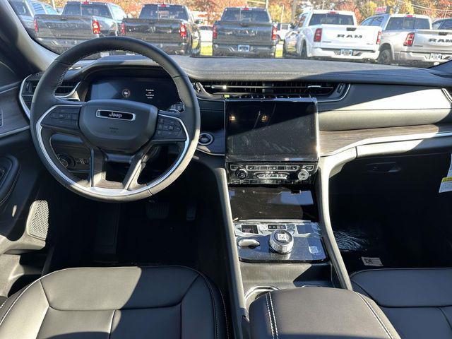 new 2025 Jeep Grand Cherokee car