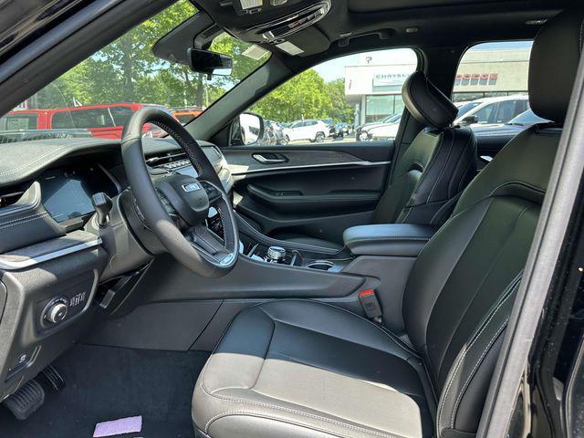 new 2025 Jeep Grand Cherokee car