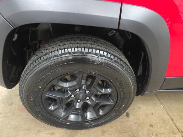 used 2019 Jeep Cherokee car, priced at $18,026