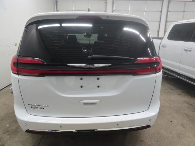 used 2023 Chrysler Pacifica car, priced at $25,999