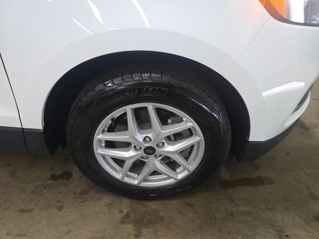 used 2024 Ford Edge car, priced at $31,418