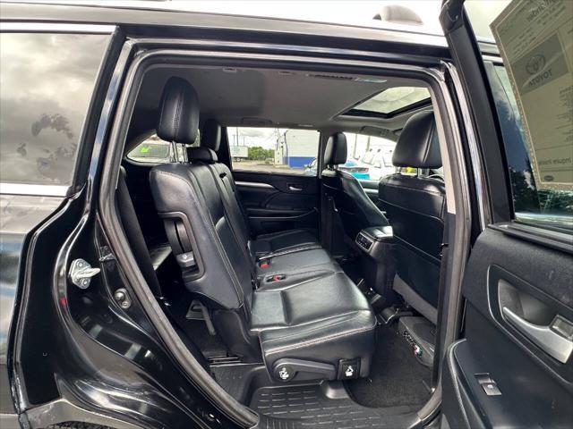 used 2015 Toyota Highlander car, priced at $18,900