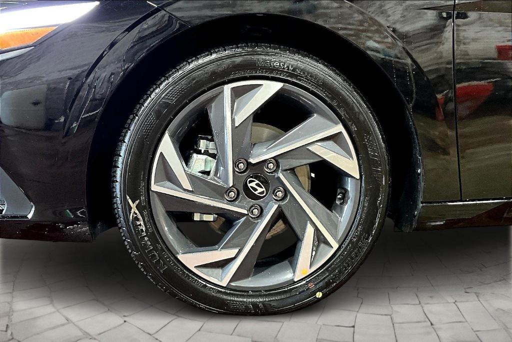 new 2025 Hyundai Elantra car, priced at $22,644