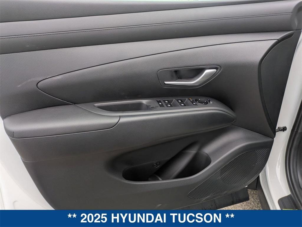 new 2025 Hyundai Tucson car, priced at $33,580